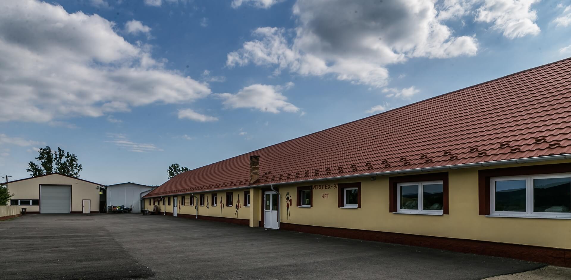 Hogyan segít a használtruha nagyker a szezonális tervezésben Egy beszélgetés a raktárban - verotex.hu